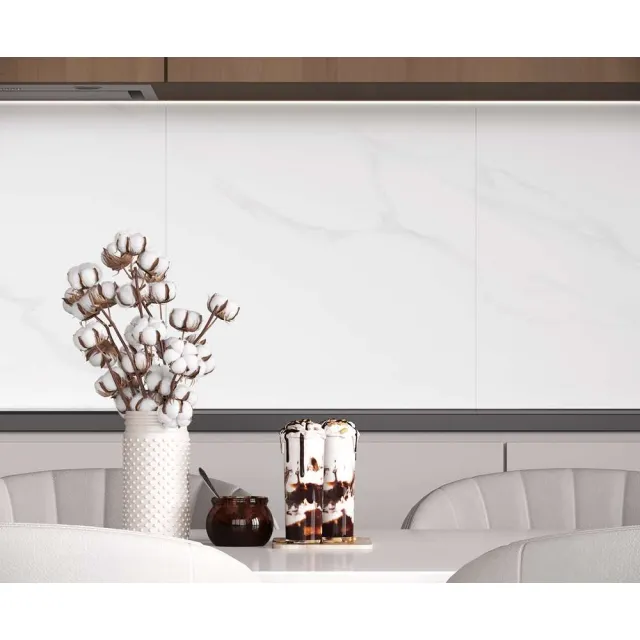 Carrara Excellent Silver